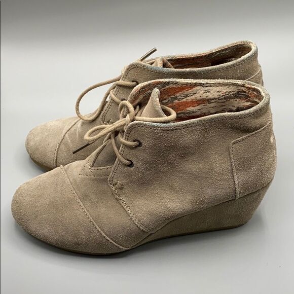 Toms Wedge Tie Front Suede Ankle Booties Tan sz 8 - Picture 3 of 7